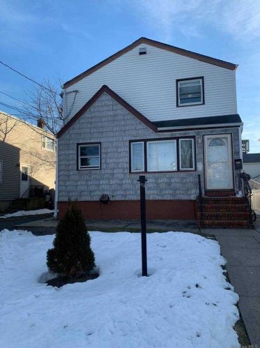 91 Adams St, East Rockaway, NY 11518-1922