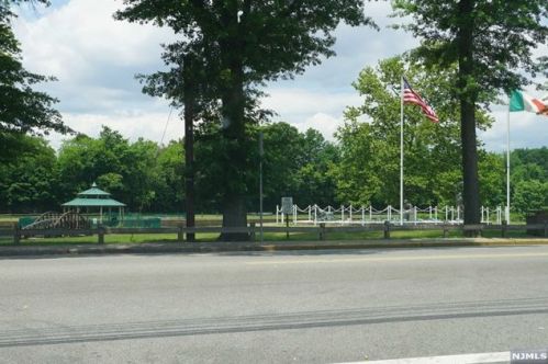 94 Maitland Pl, Outwater NJ  07026-1230 exterior