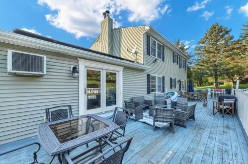 67 Stowe Dr, Poughquag NY  12570-4929 exterior