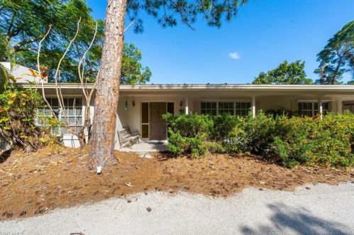 6748 Trail Blvd, Naples, FL 34108-2904