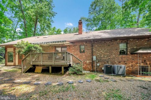 308 Wakefield Dr, Locust Grove, VA 22508-5135