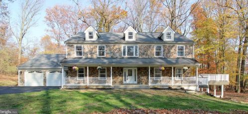 1301 Crestmont Dr, Downingtown, PA 19335-3701