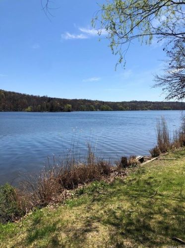 13 Lakeport Dr, Patterson NY  12563-1722 exterior