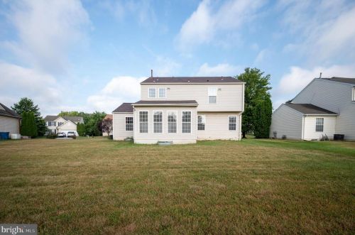 216 Shetland Dr, New Castle DE  19720-8832 exterior