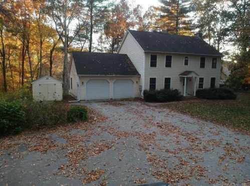 58 Johnson Cove Rd, Norwich CT  06351-1022 exterior