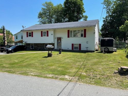 31 York Ave, Monticello, NY 12701-1917