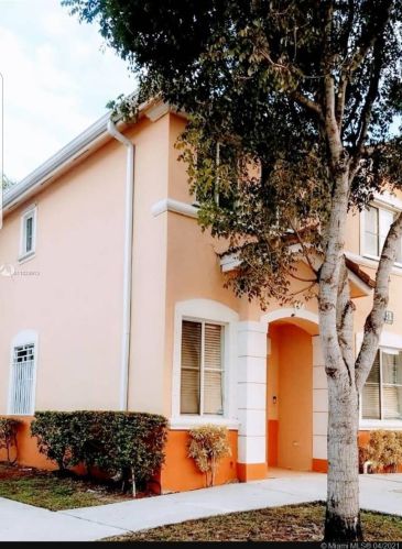 7321 174th Ter, Hialeah, FL 33015-1123