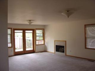 1785 Grant Cir, Corvallis OR  97330-2646 exterior