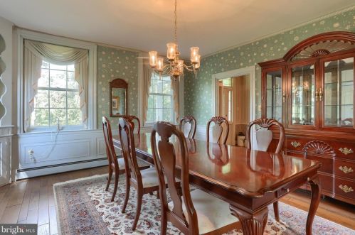 6411 Devonshire Hts Rd, Harrisburg PA 17111-4818 exterior