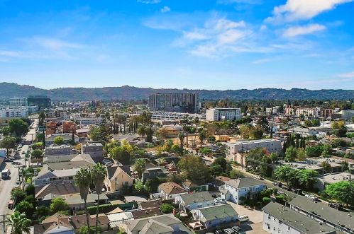 5743 Klump Ave, North Hollywood CA  91606-3619 exterior