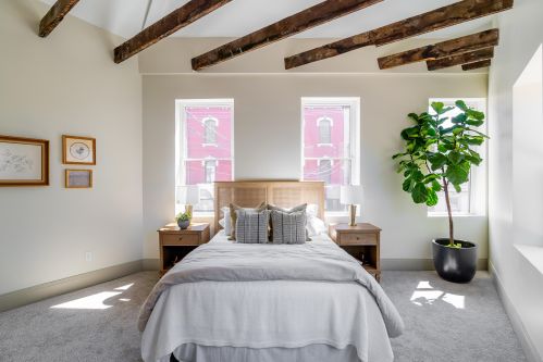 330 Pike St, Covington KY 41011-2127 exterior