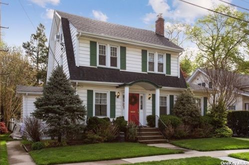 45 Larch Ave, Floral Park, NY 11001-2311