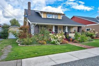 1209 8th Ave, Puyallup, WA 98371-4037