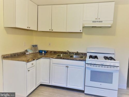 468 Stuyvesant Ave, Trenton NJ  08618-4103 exterior