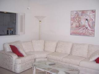 33 Canterbury B, West Palm Beach FL  33417-1360 exterior