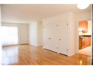 2360 Walgrove Ave, Los Angeles CA  90066-3541 exterior