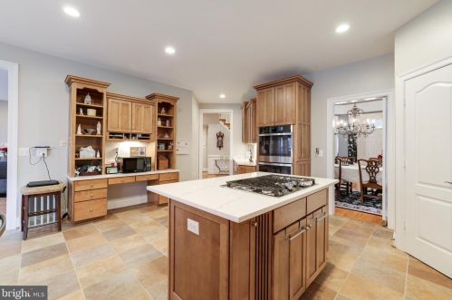 43331 Riverpoint Dr, Leesburg VA 20176-1296 exterior