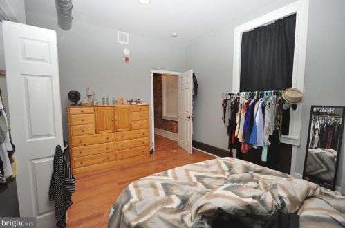 921 15th St, Philadelphia PA  19146-2230 exterior