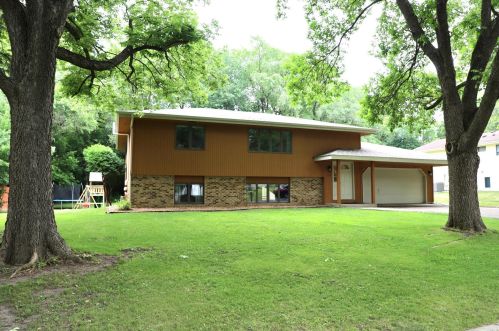 730 Green Meadow Ct, Waterford, MN 55057-1364