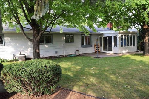 740 Meadowbrook Ln, Fond Du Lac, WI 54935-2910