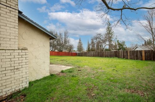 7834 Smoley Way, Citrus Heights CA  95610-2612 exterior