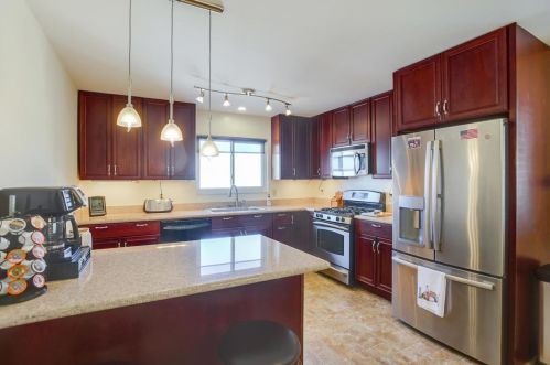 271 Goodwin Dr, San Bruno CA  94066-1660 exterior