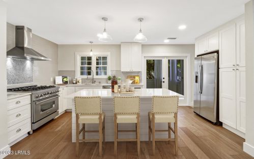602 Huguenin Dr, Beaufort, SC 29902-4321