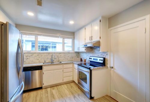 587 Baywood Ave, San Jose CA 95128-3102 exterior