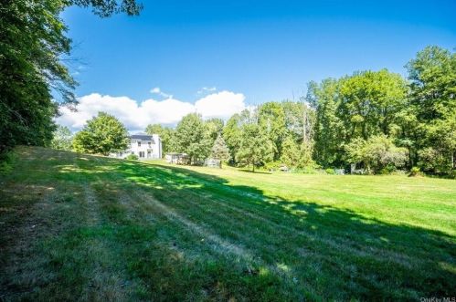 270 Prosperous Valley Rd, Middletown NY  10940-8707 exterior