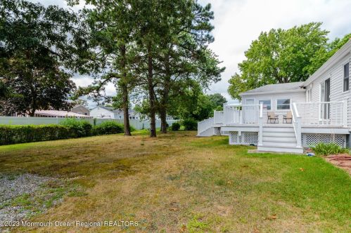 201 Midstreams Pl, Bricktown NJ 08724-3700 exterior