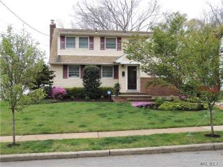 3682 Smith St, North Wantagh, NY 11793-3614