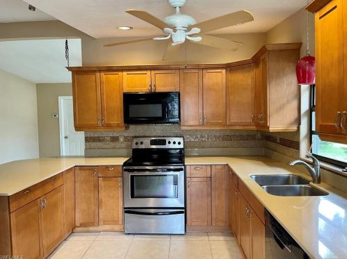 1923 Harbor Ln, Naples, FL 34104-4215