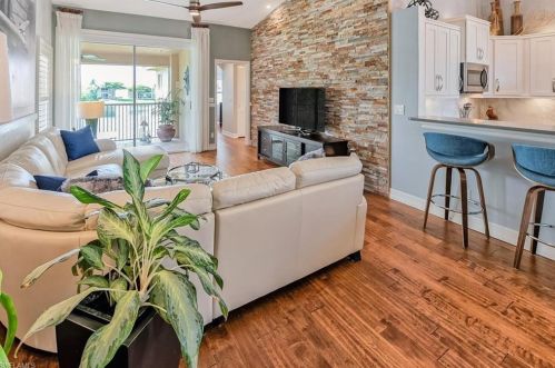 2540 Aspen Creek Ln, Naples, FL 34119-8985