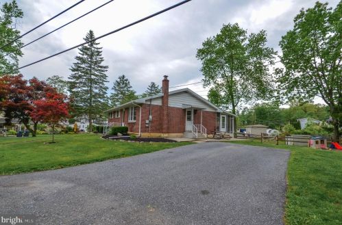 201 Spruce Rd, Molino, PA 17961-9620