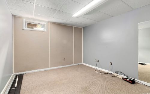 1727 Park Ave, New Hyde Park NY  11040-4057 exterior