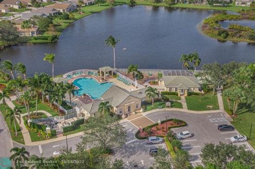 832 Rocky Bayou Ter, Fort Pierce FL  34986-2068 exterior