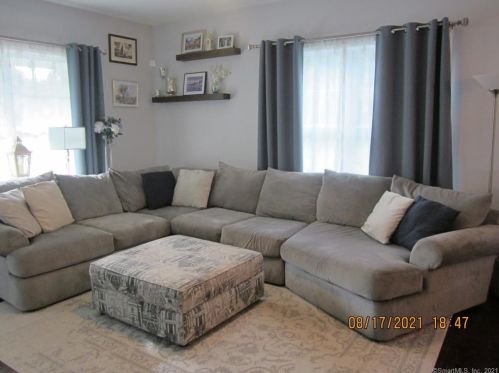 48 Jones Rd, Wallingford CT  06492-4325 exterior