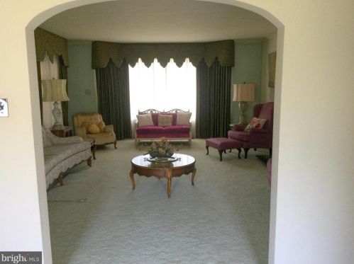 3 Hedgerow Pl, Wilmington, DE 19807-2509