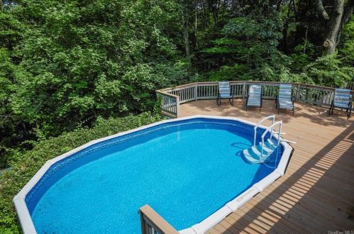 163 Teakettle Spout Rd, Mahopac NY  10541-4250 exterior