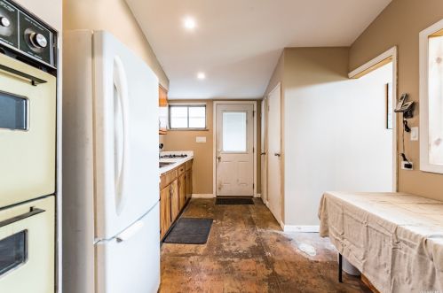 22 Strathmore Dr, Babylon NY  11703-3713 exterior