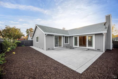 1104 Pippin Cir, Santa Rosa CA  95407-6772 exterior