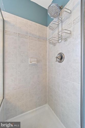 8168 Gilroy Dr, Lorton VA 22079-2936 exterior