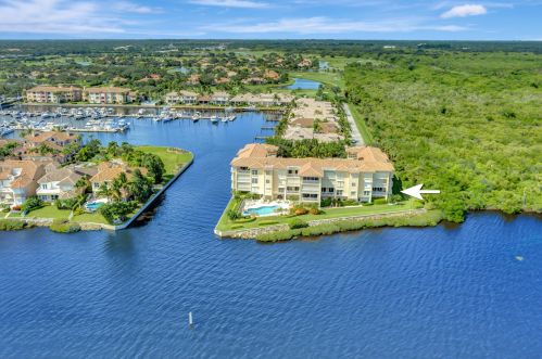 5620 Harbor Village Dr, Vero Beach FL  32967-7459 exterior