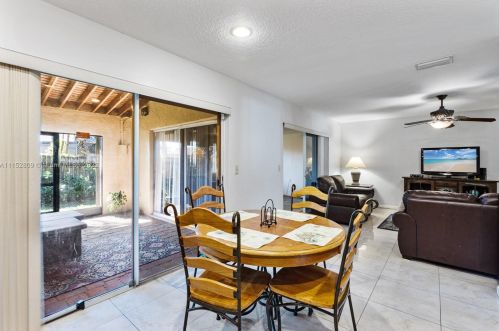 9920 12 St, Hollywood FL 33026-4359 exterior