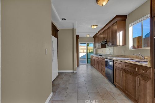 5842 Woodruff Ave, Lakewood CA  90713-1528 exterior