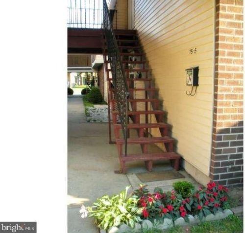 15 Florence Tollgate Pl, Florence NJ  08518-3013 exterior