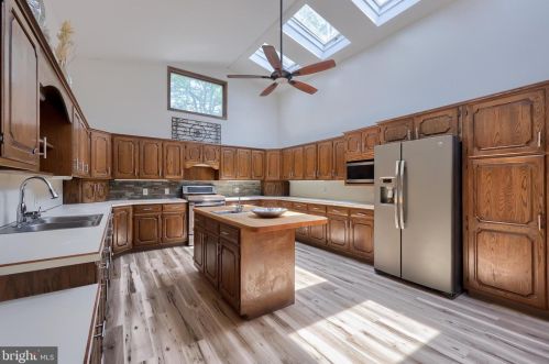 3450 Fishing Crk Vly Rd, Harrisburg PA 17112-9627 exterior