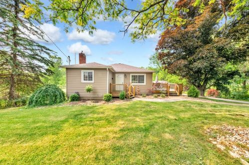 1248 Savannah Rd, New Castle, PA 16101-5578
