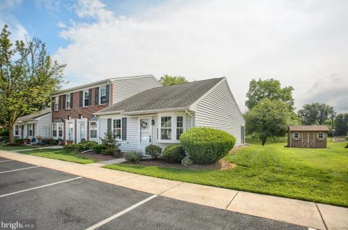 18 Southpoint Dr, Navy Sup Dpt, PA 17055-4270