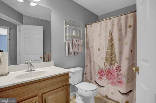 61 Crooked Dr, West Enola PA  17025-1522 exterior